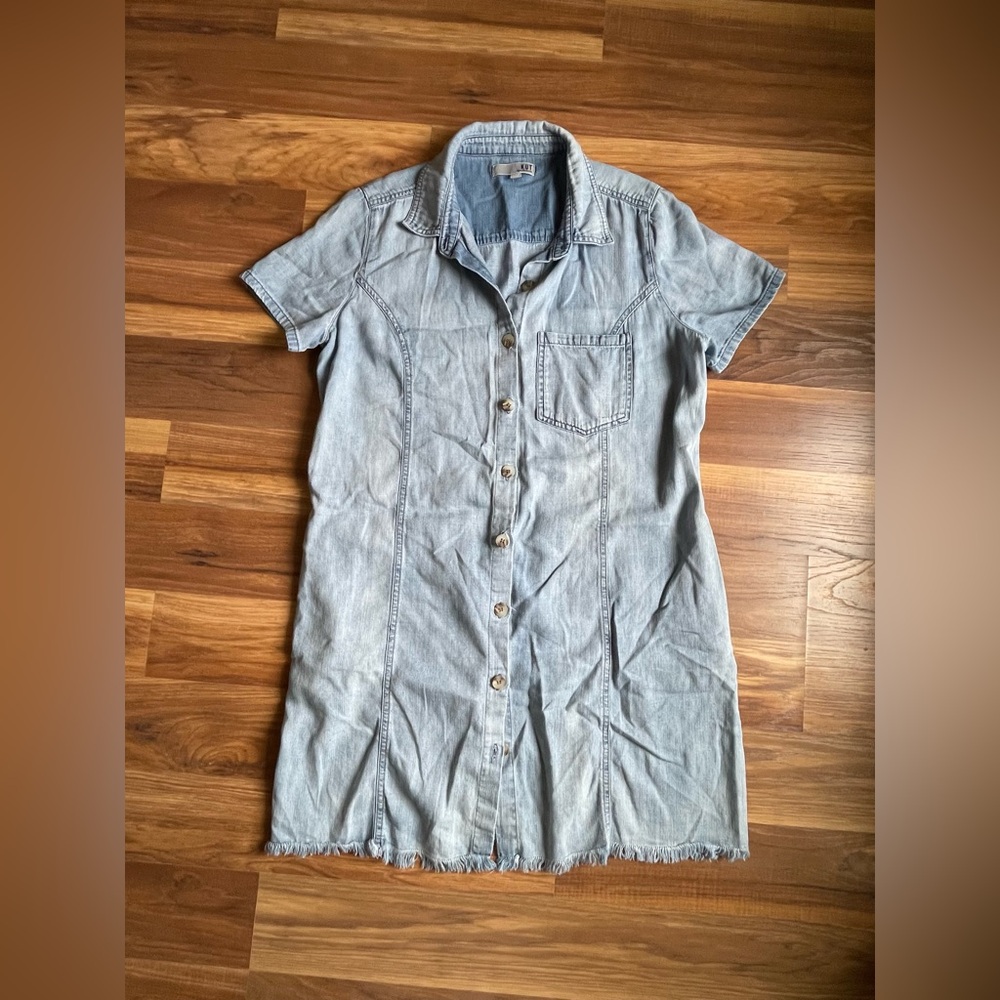 Kut from the Kloth Chambray Denim Shirt Dress | Button Front Raw Hem | women’s M - Picture 1 of 5